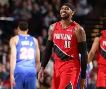 包含尼克斯队主场胜利庆典欢迎球迷驰援的词条