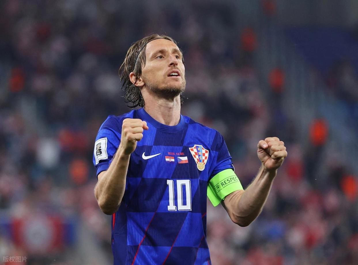 包含克罗地亚惨败意大利，取得重要三分继续领跑的词条